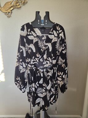 Black and Cream Floral V-Neck Long Sleeve Dress